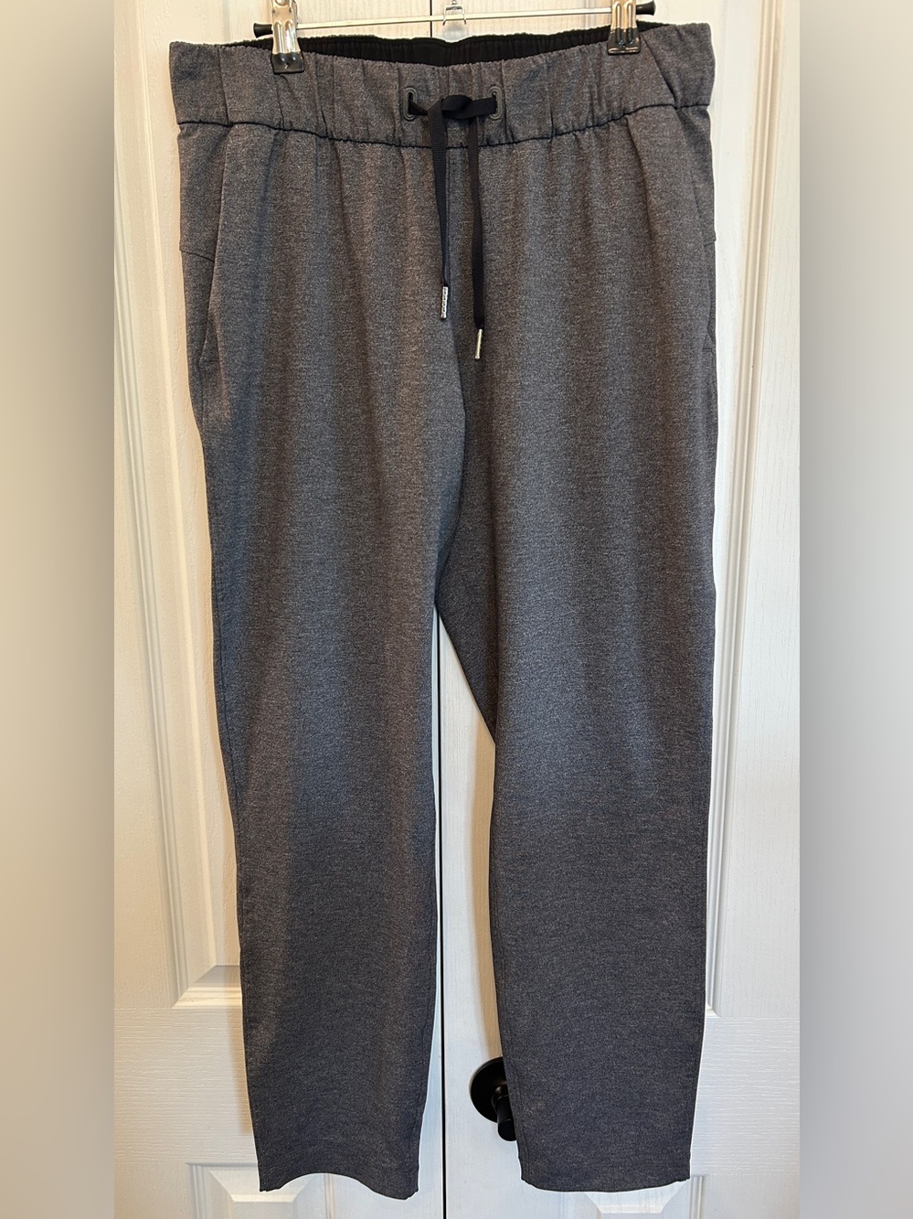Lululemon On the Fly Luxtreme Pants Heathered Grey Size 8 EUC